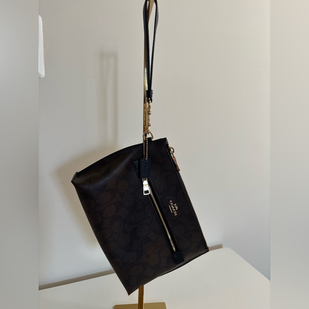NWOT Coach Wristlet